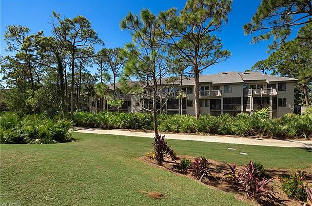 1st image of 27135 Oakwood Lake Dr
