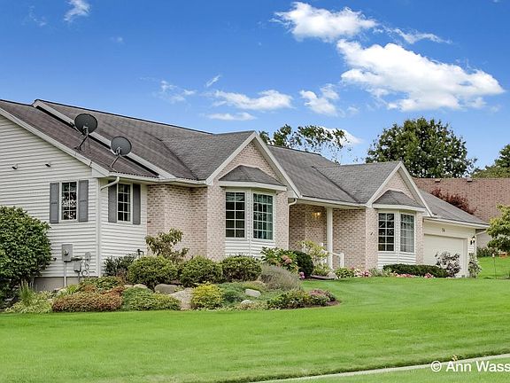 2nd image of 56 Rockview Dr NE