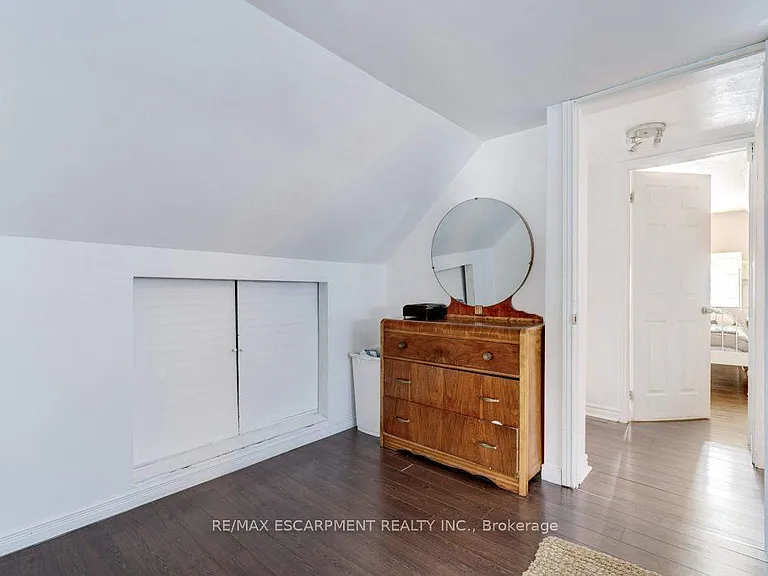 84 E 24th St — Photo 26