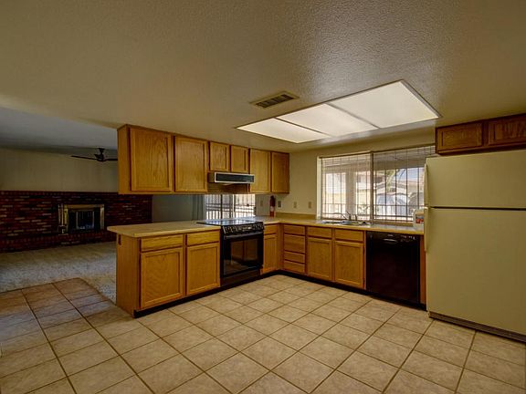 4th image of 11621 N 61st Dr