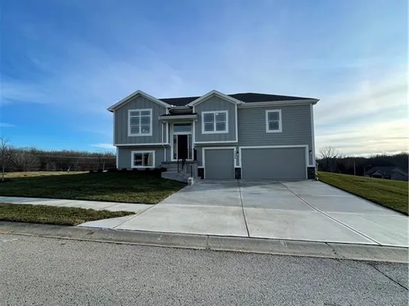 1204 Morgan Dr, Pleasant Hill, MO 64080