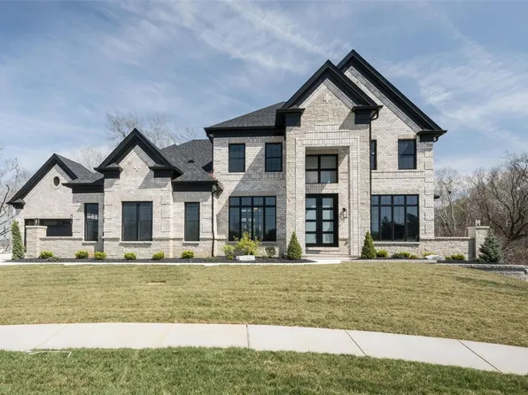 741 Silver Buck Ln, Chesterfield, MO 63005