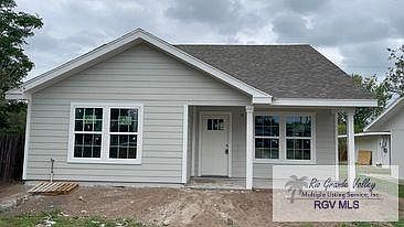 1st image of 821 E Parkwood Dr