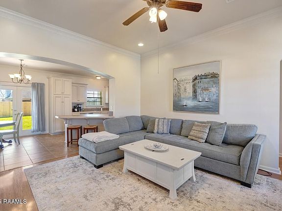 5th image of 204 Blackwater River Dr