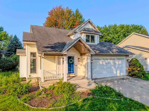 45 Heron Cir, Iowa City, IA 52245