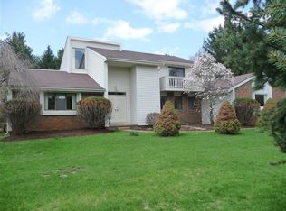 4953 Starak Ln, Ann Arbor, MI 48105