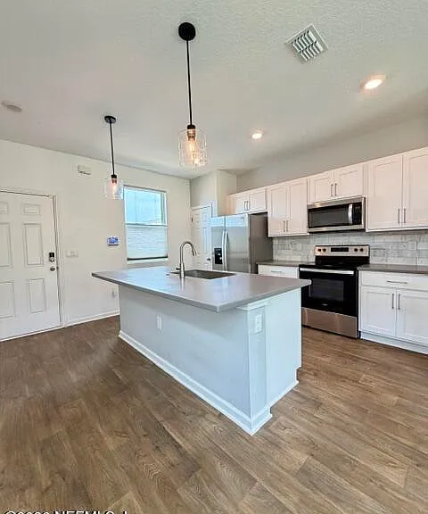 57 Elmhurst Ln — Photo 4
