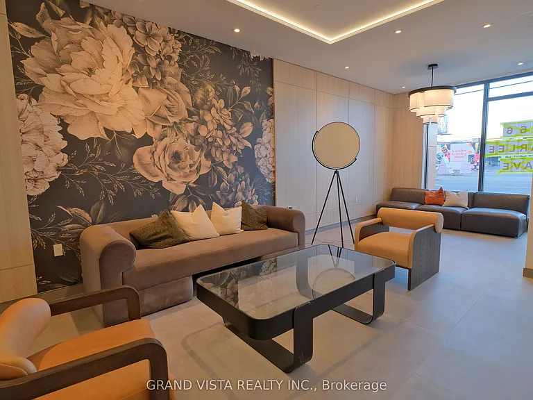 556 Marlee Ave #209 — Photo 18