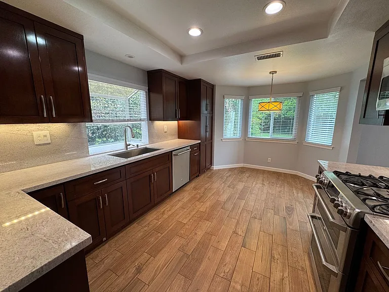 5338 Francisca Way — Photo 2
