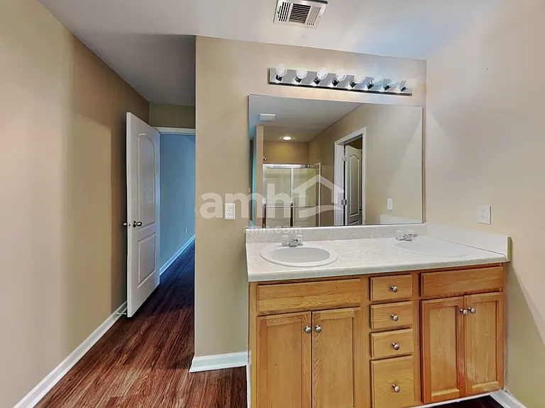4813 Madison Point Cir — Photo 13
