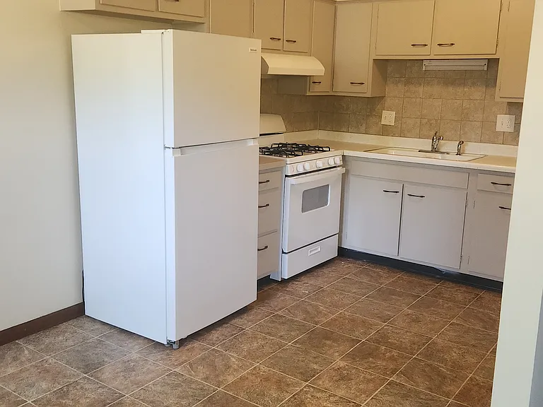 839 Jefferson Ave #1 — Photo 3
