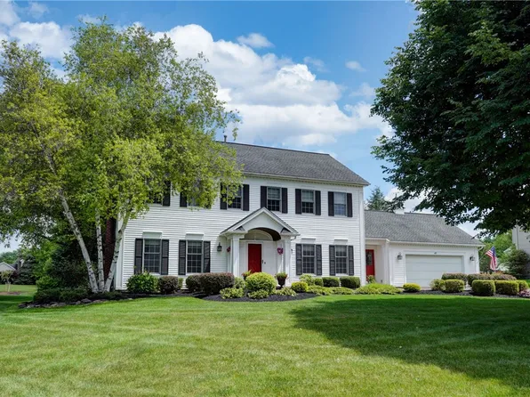 45 Wren Field Ln, Pittsford, NY 14534