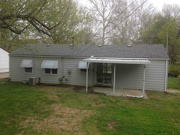 2nd image of 310 N Peck Dr