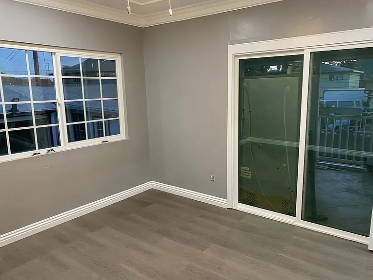 2926 Jeffries Ave — Photo 6