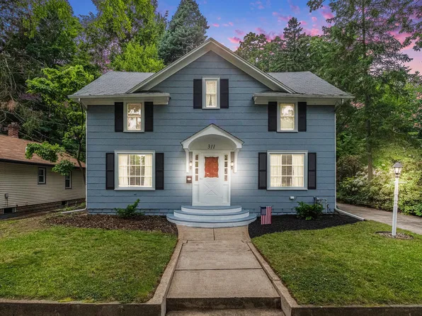 311 Moccasin St, Buchanan, MI 49107