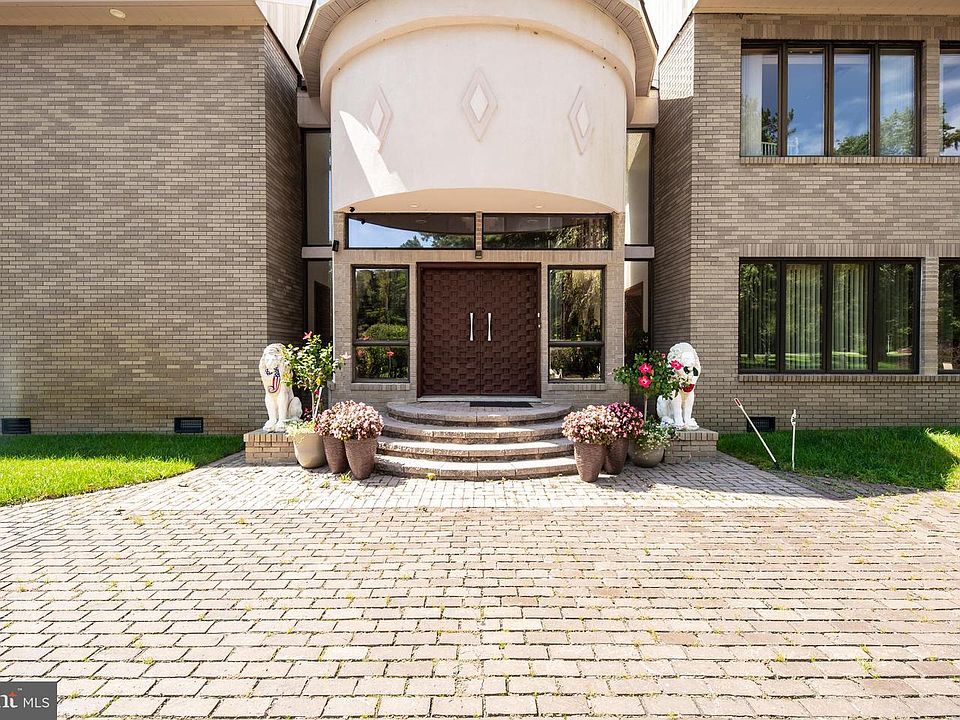 1st image of 27 Cannon Range Rd