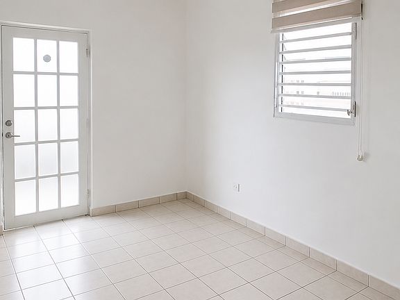3rd image of 3 Saint S4 15 Villas De Parana