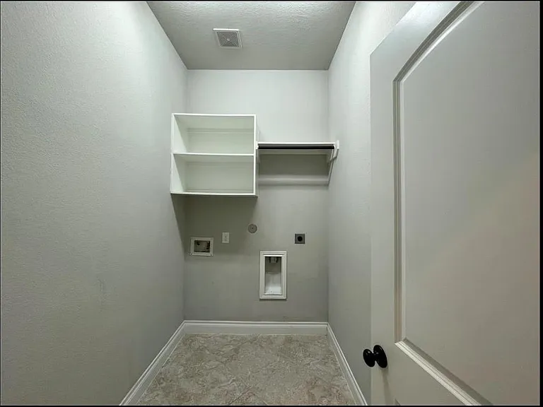 3323 Chandler Hollow Ln — Photo 20