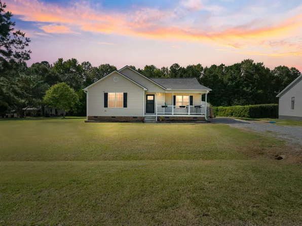 210 Waber Ct, Smithfield, NC 27577