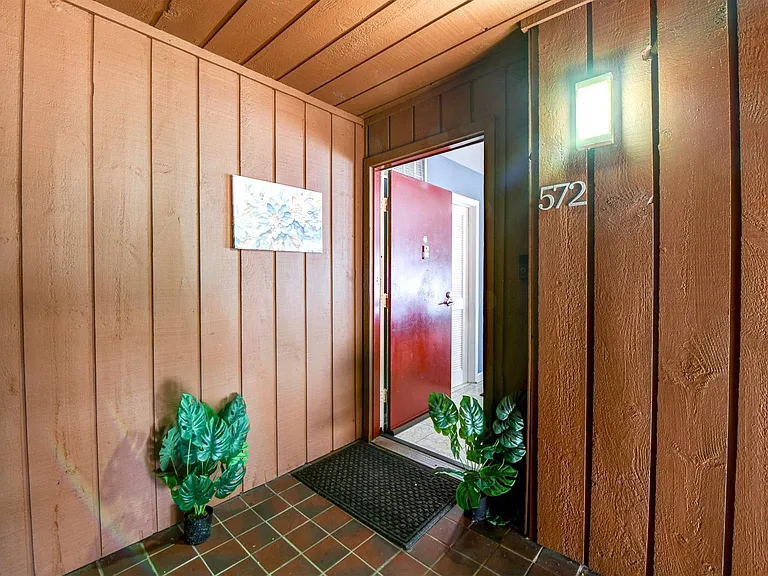 572 Sanderling Ct — Photo 40