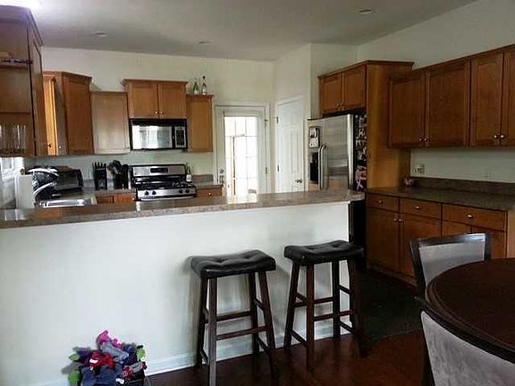 5th image of 1325 E Burcham Dr