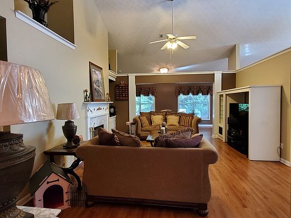 2nd image of 1819 Chalmers Oak Ct