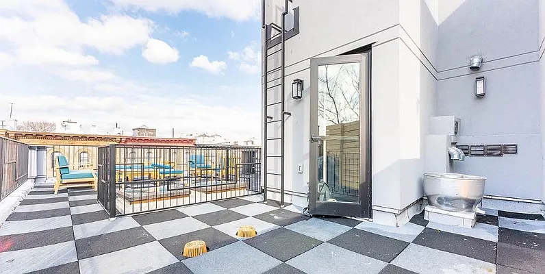 Rented by Reavis | media 37