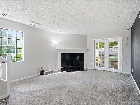 4th image of 3722 Soapstone Rd