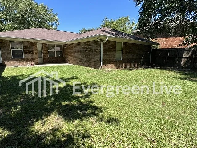 105 Viola Ct — Photo 16