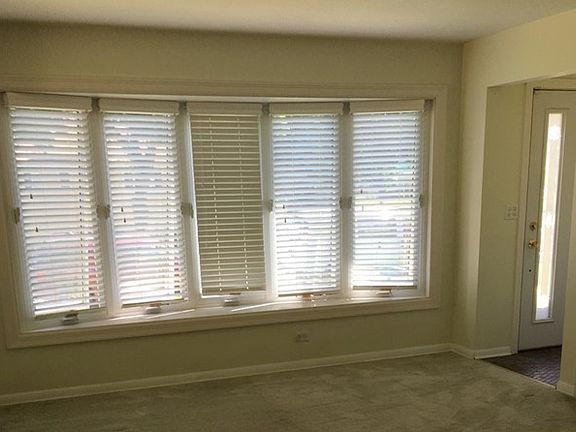 4th image of 5818 S Park Ave