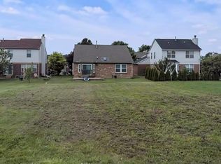 28 Morross Cir, Dearborn, MI