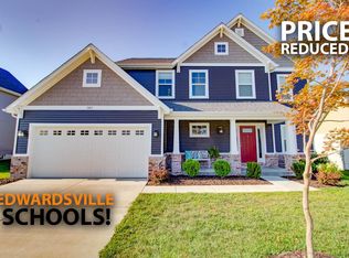 3413 Maple Ridge Dr, Wood River, IL 62095