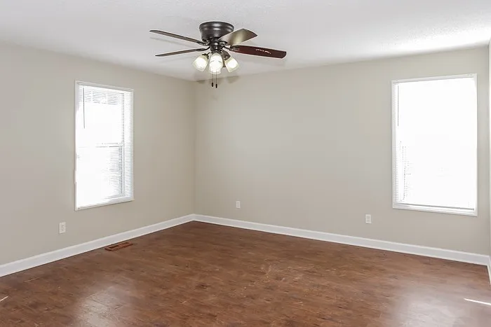 3 bed, 2.0 bath, 1281 sqft, $1,495 — Photo 4
