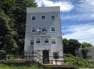 135 High St, Yonkers, NY 10703