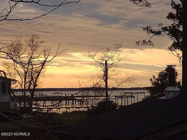 125 Dixie Street, Beaufort, NC 28516
