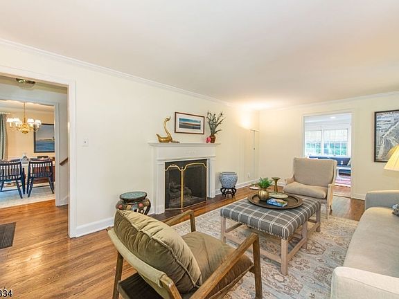 3rd image of 50 Parkview Ter