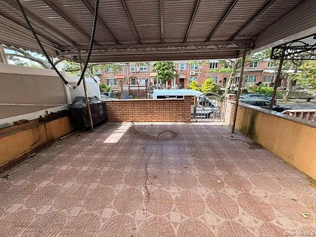 3 bed, 1.5 bath, 1332 sqft, $3,500 — Photo 3