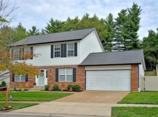 2633 Bluff Ridge Dr, Saint Louis, MO 63129