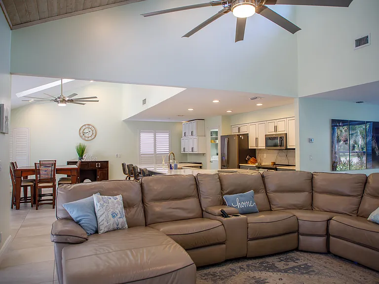 900 Cosmos Ct — Photo 9