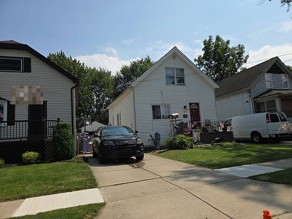 3rd image of 251 Burch Ave