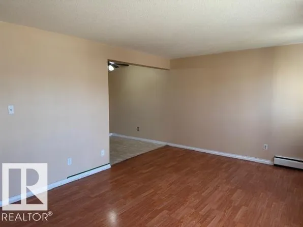 10811 115th St NW, Edmonton, AB T5H 3L2