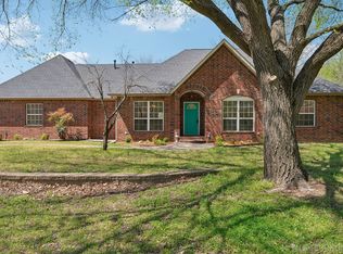 1805 College Park Rd, Claremore, OK 74017