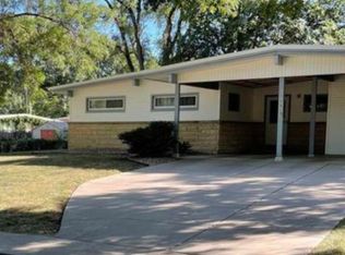 943 Mulder Dr, Lincoln, NE 68510