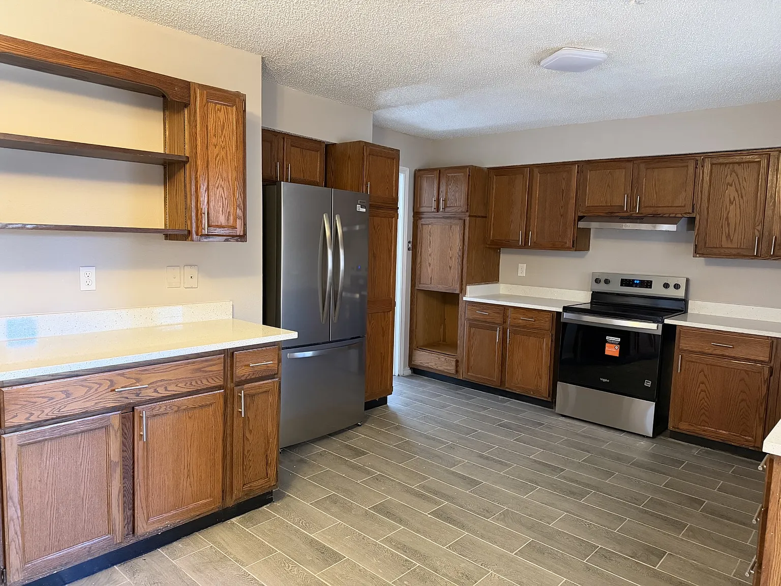 3 bed, 2.5 bath, 1863 sqft, $2,550 — Photo 2