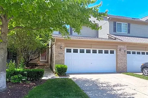 1725 Heron Cir Photo 1