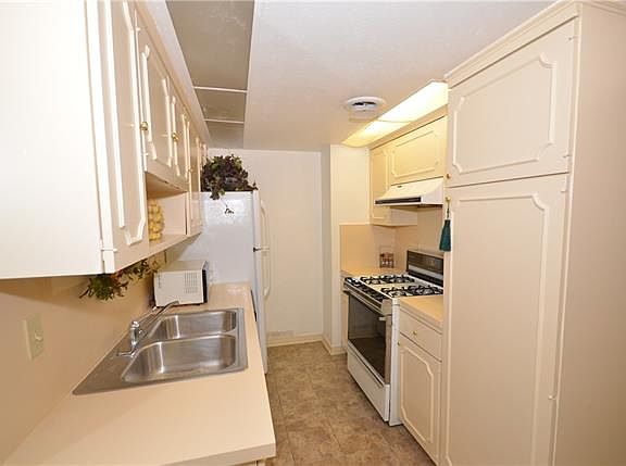 5th image of 5807 Copperwood Ln APT 1120