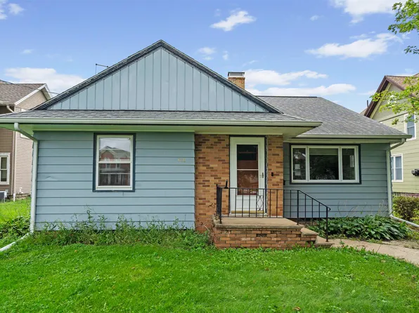 410 State St, Dysart, IA 52224