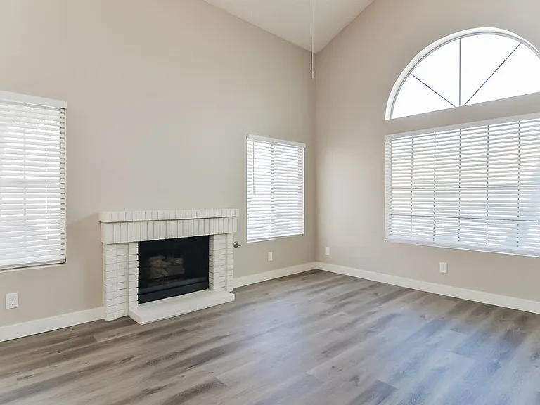 763 Butternut Ct — Photo 6