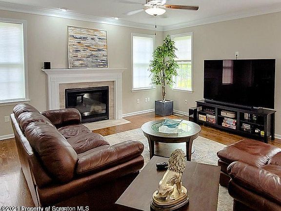 4th image of 1145 Woodberry Dr