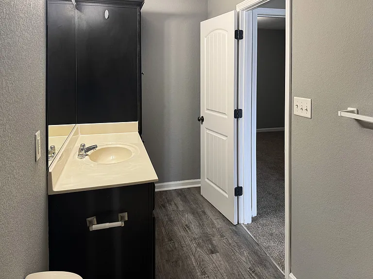 Willow Creek Townhomes — Photo 11